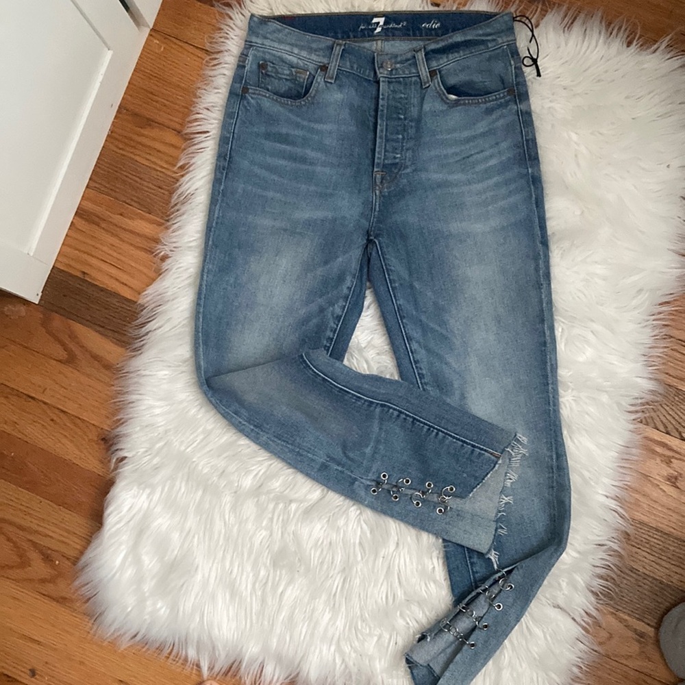 SEVEN FOR ALL MANKIND EDIE DENIM ! NEW STYLE ! UNIQUE DETAIL !